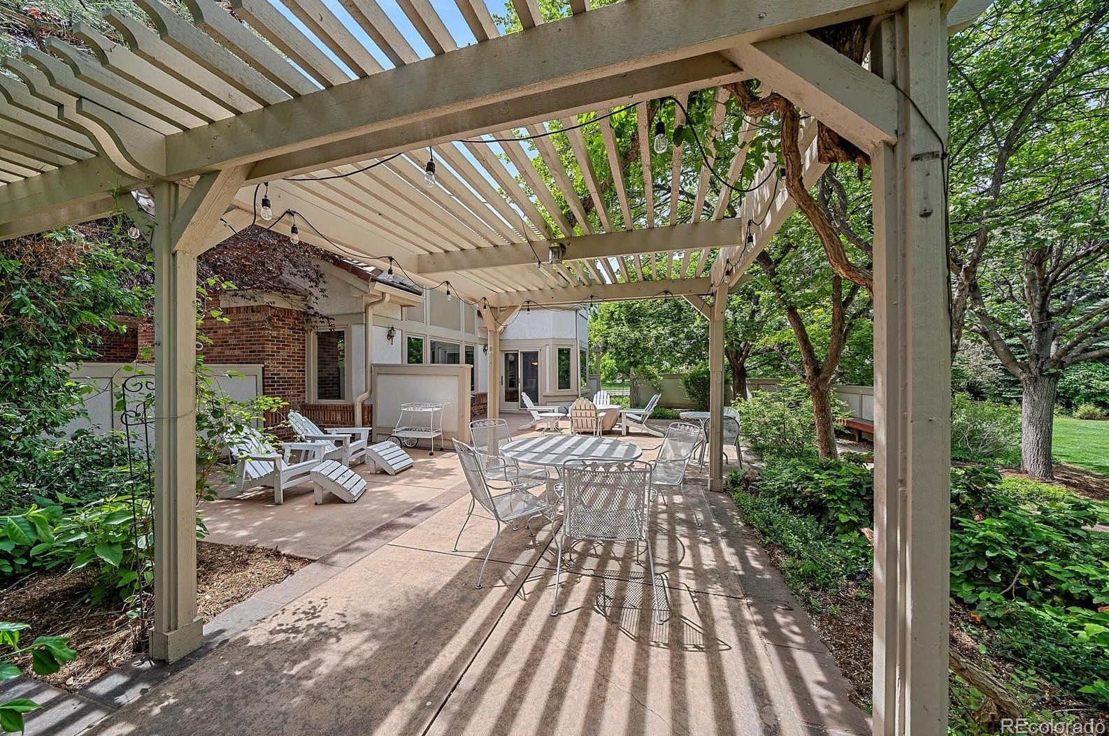 5855 Forest St, Littleton CO 80121-2142 exterior