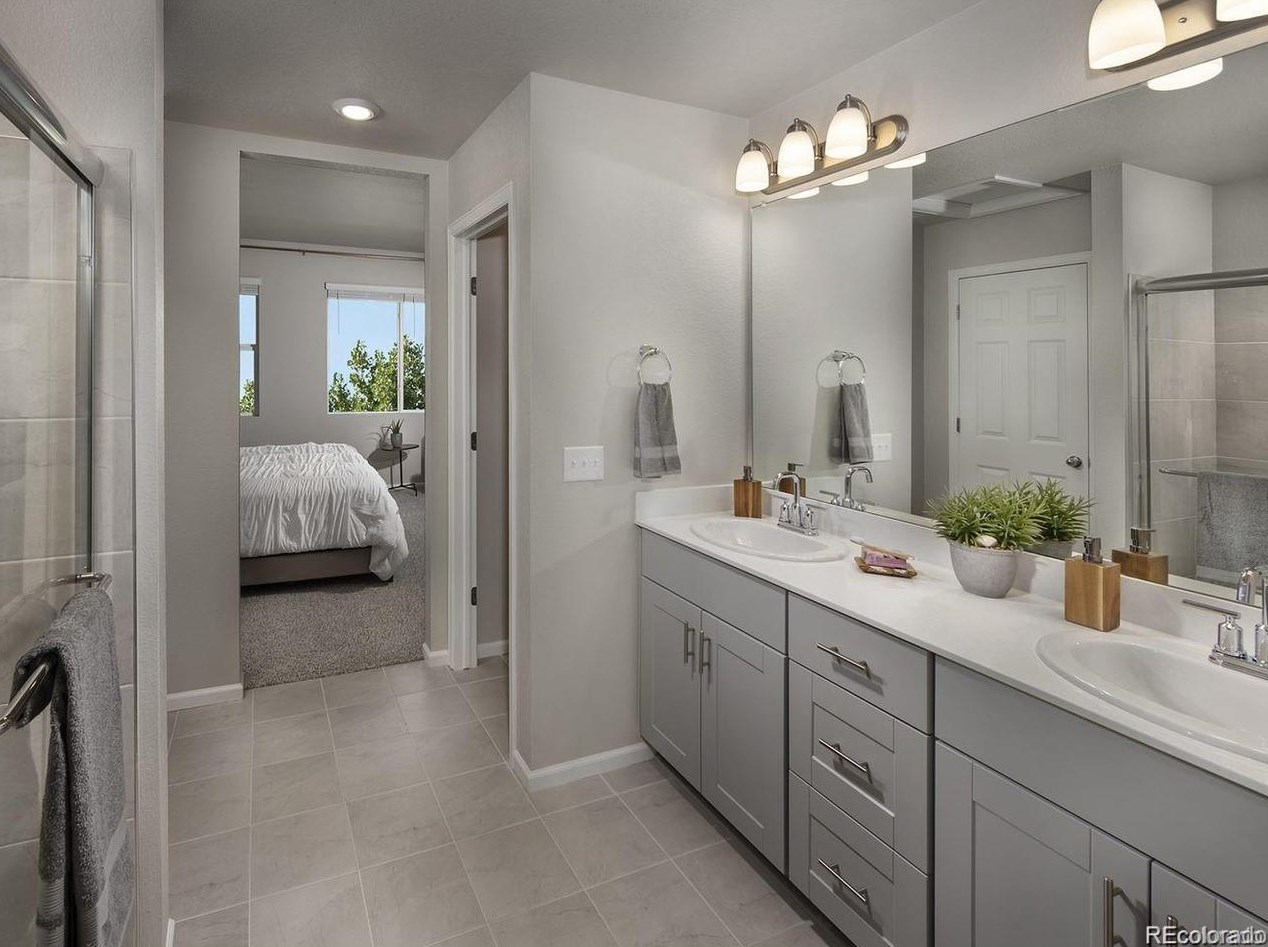 5689 Vivian St, Arvada CO  80002 exterior