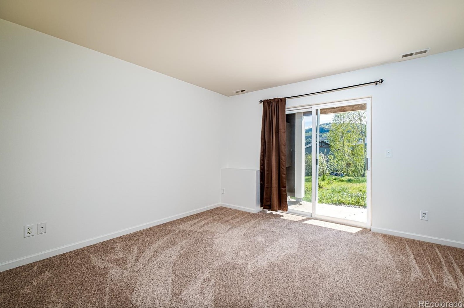 487 Mountain Vista Cir, Steamboat Springs CO 80487-3103 exterior