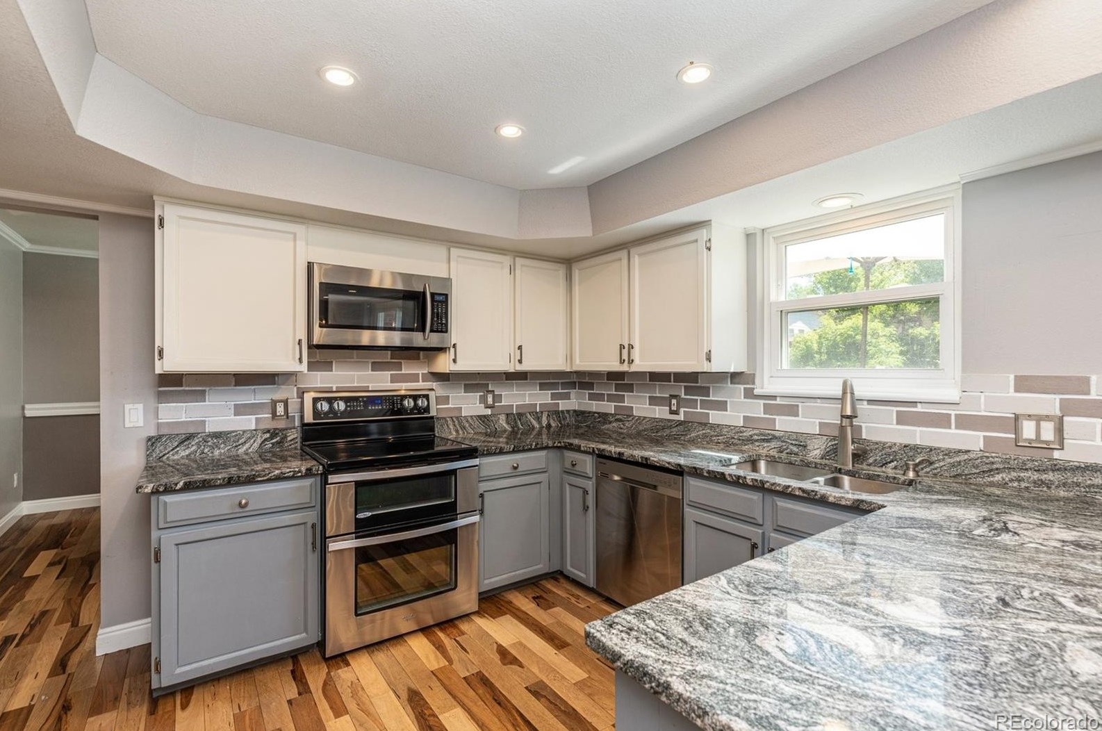 7392 Downing Cir, Littleton CO 80122-1426 exterior