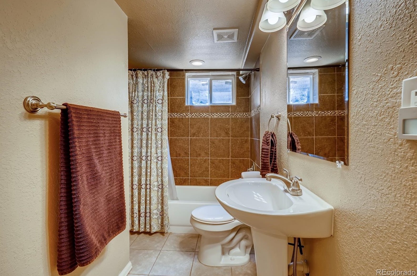 6107 Dudley Ct, Arvada CO  80004-5471 exterior