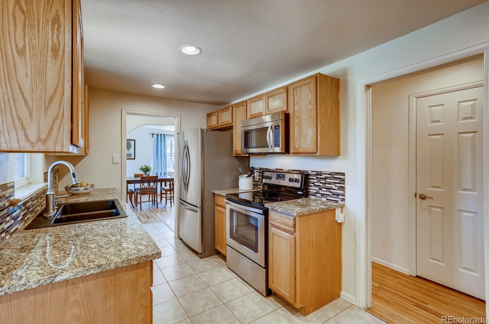 6107 Dudley Ct, Arvada CO  80004-5471 exterior