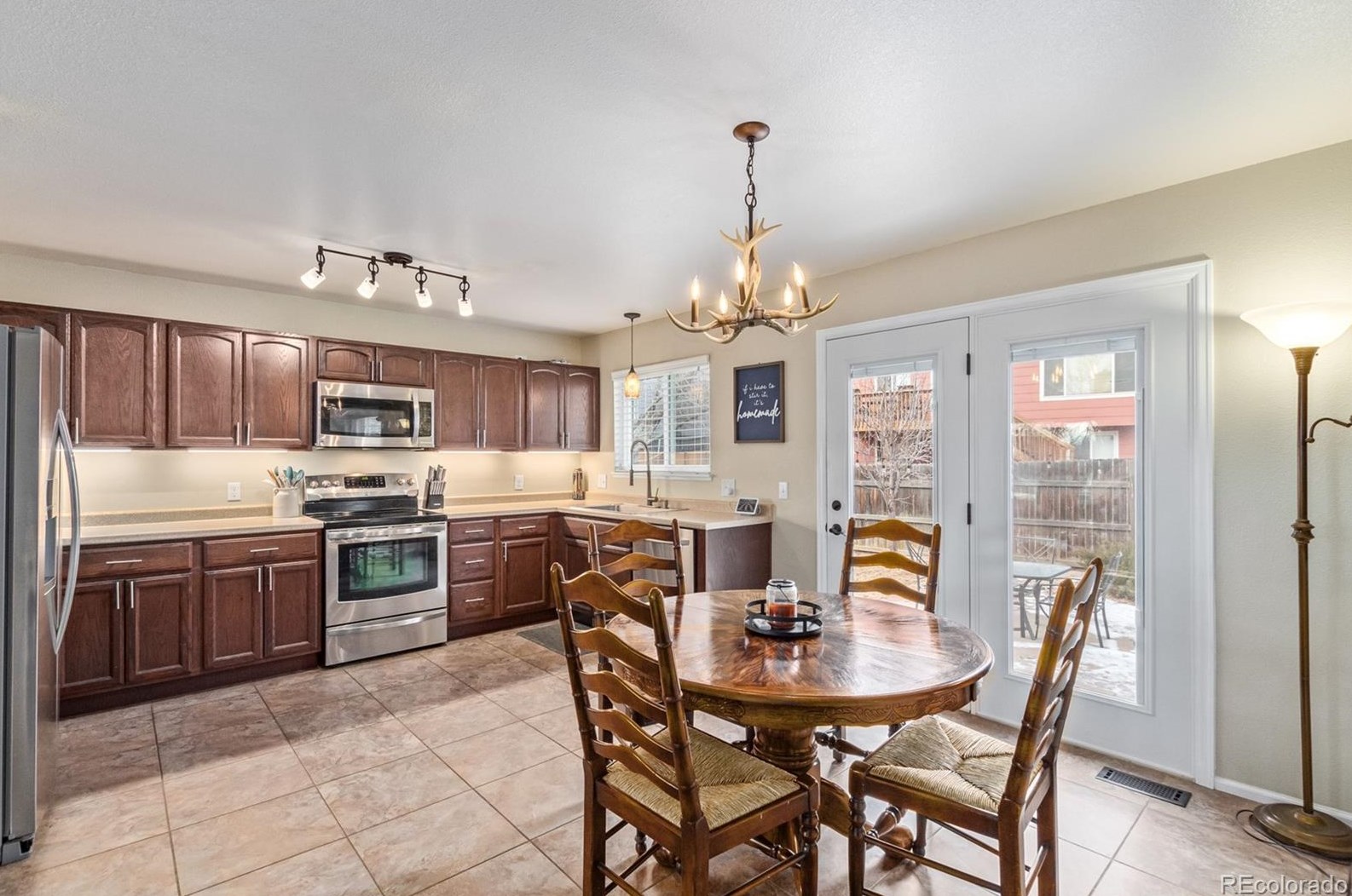 6820 Donnelaith Pl, Colorado Springs CO  80922-3110 exterior