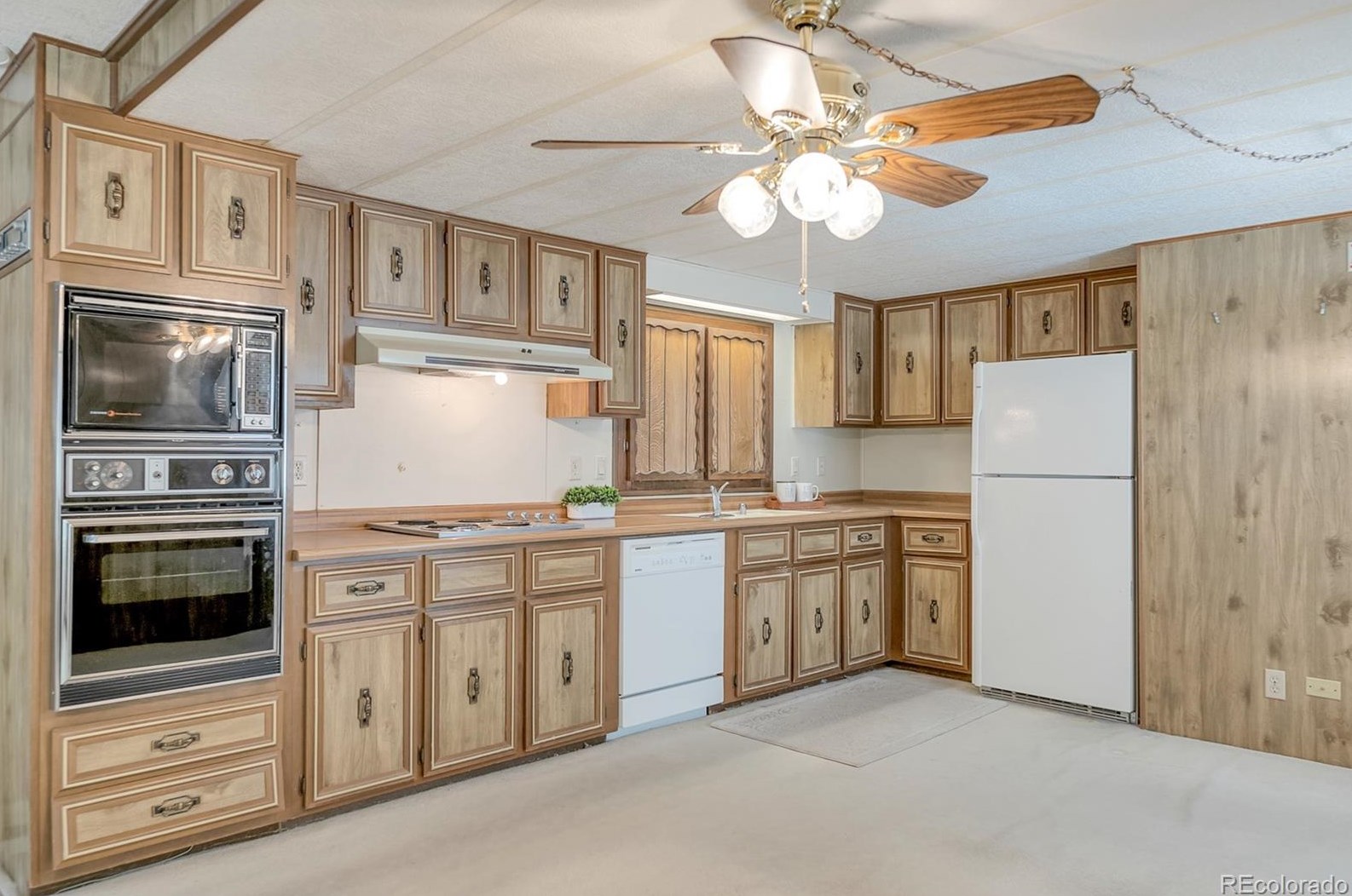 6705 Santa Fe Dr, Littleton CO 80120-2925 exterior