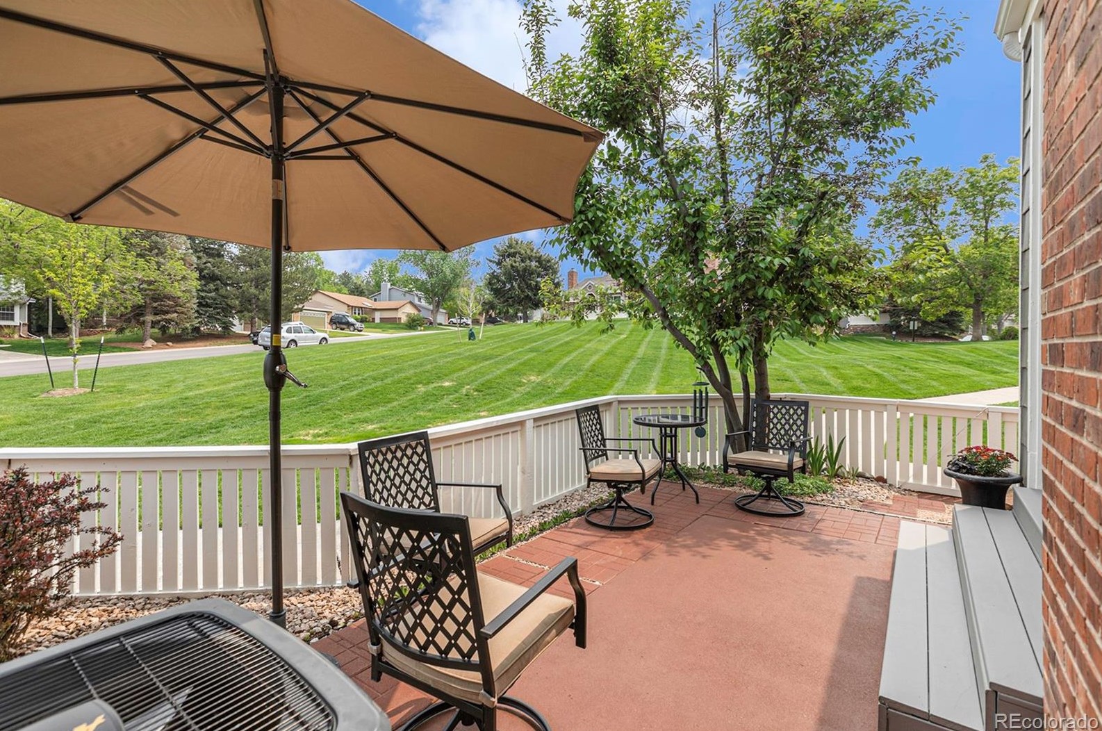 9012 Bear Mtn Dr, Littleton CO 80126-2296 exterior