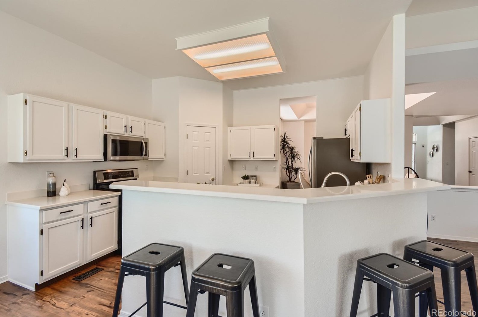 9604 Long Dr, Littleton CO 80120-4330 exterior