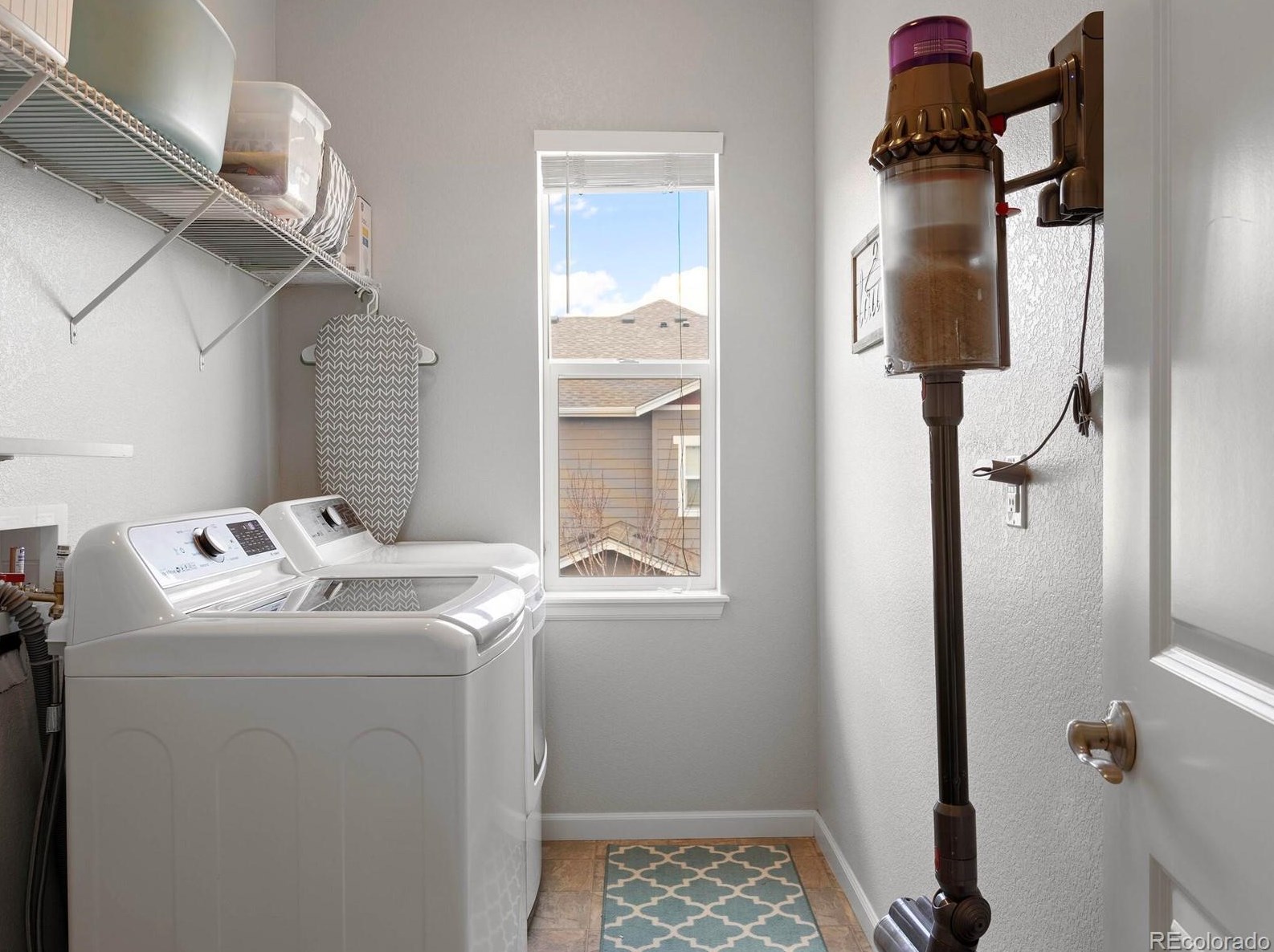 1835 Ghost Dance Cir, Castle Rock CO  80108-8539 exterior