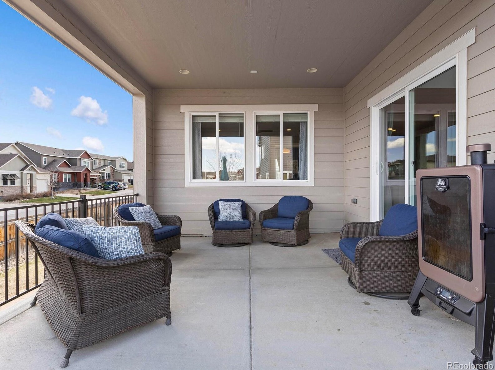 1835 Ghost Dance Cir, Castle Rock CO  80108-8539 exterior