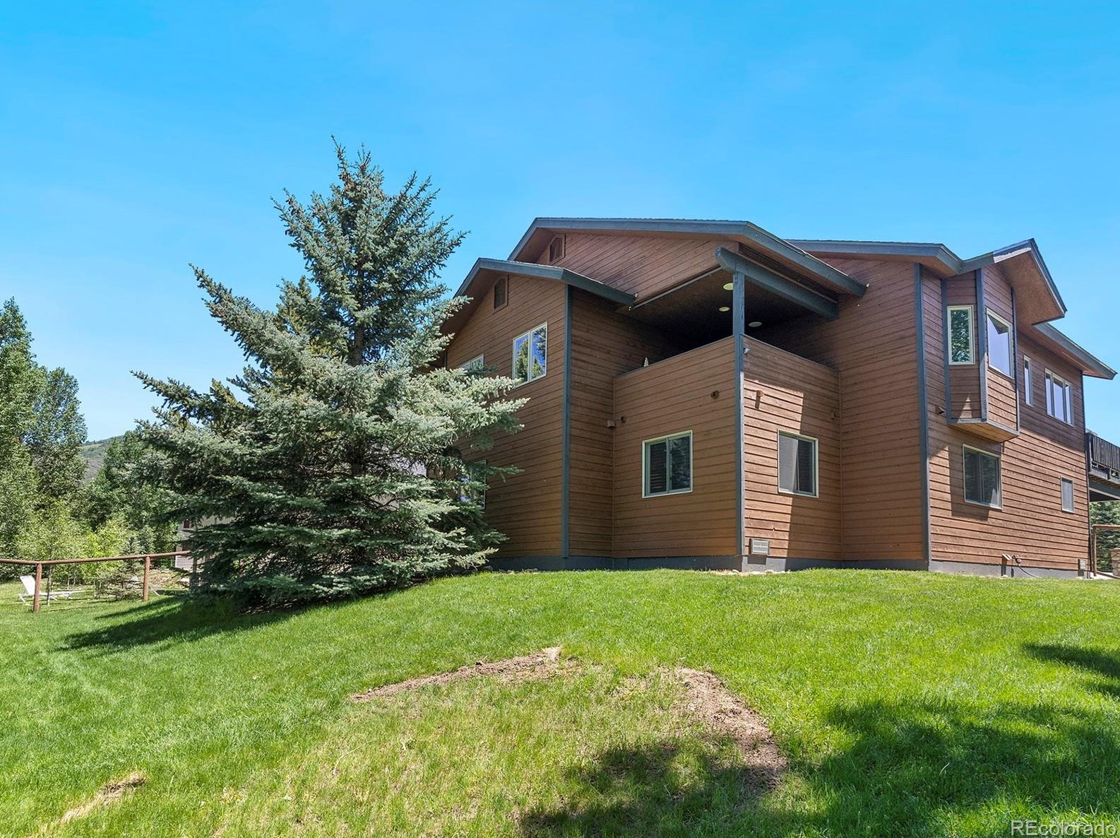 1580 Red Hawk Ct, Steamboat Springs CO 80487-2321 exterior