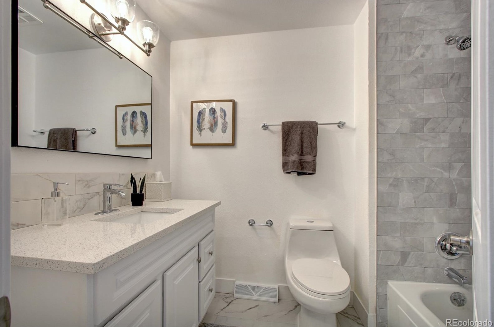 5933 Fairview Ave, Littleton CO  80128-5925 exterior