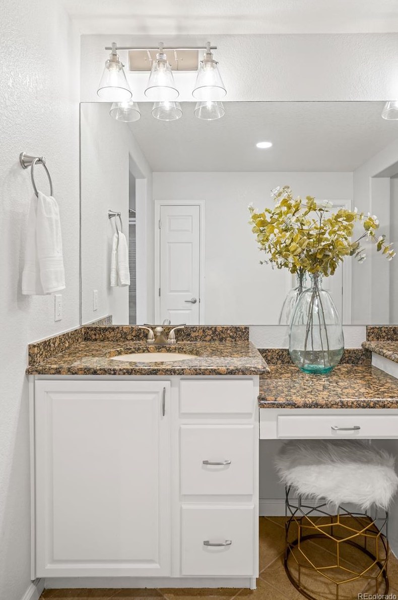 6075 Blue Terrace Pl, Castle Rock CO  80108-8152 exterior