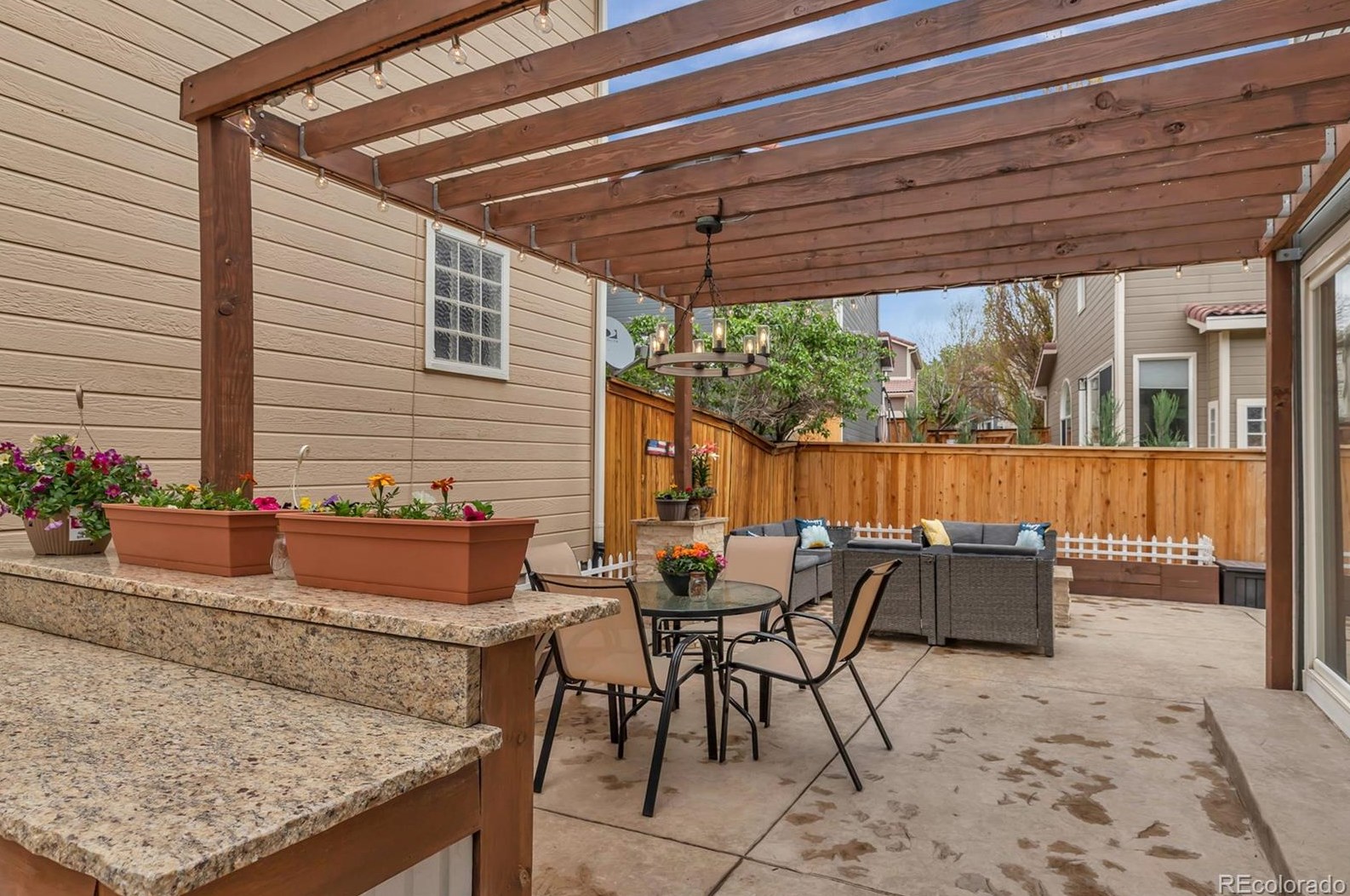 1271 Braewood Ave, Littleton CO  80129-5673 exterior