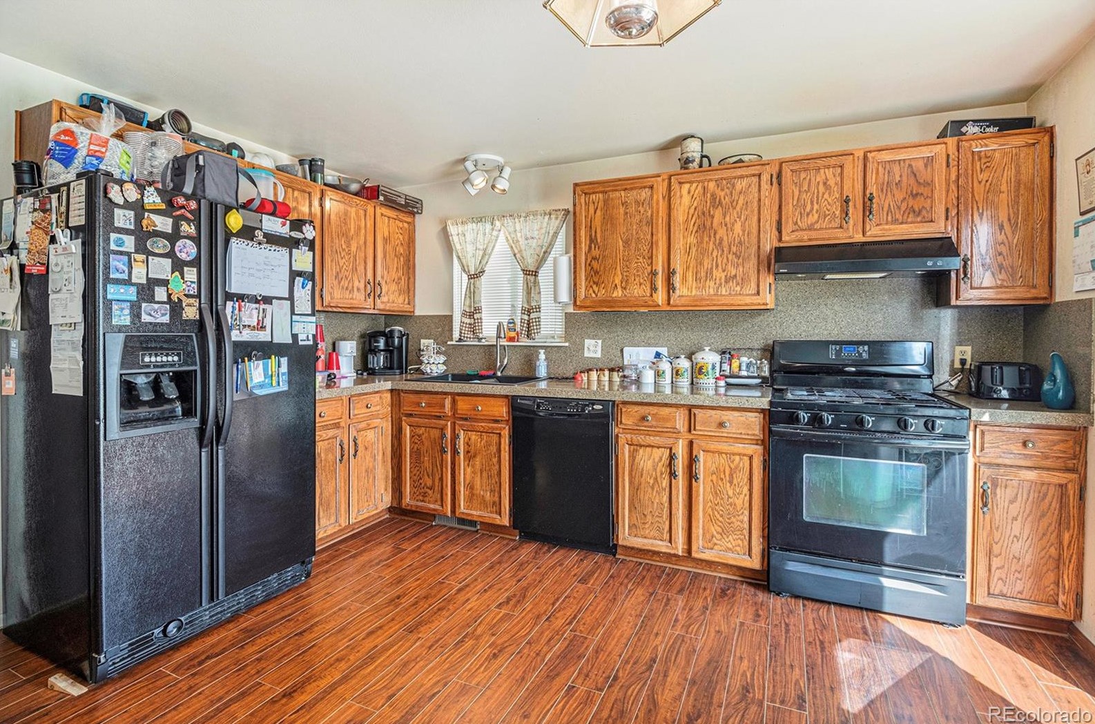 9280 Wagon Trl Dr, Littleton CO 80123-1982 exterior