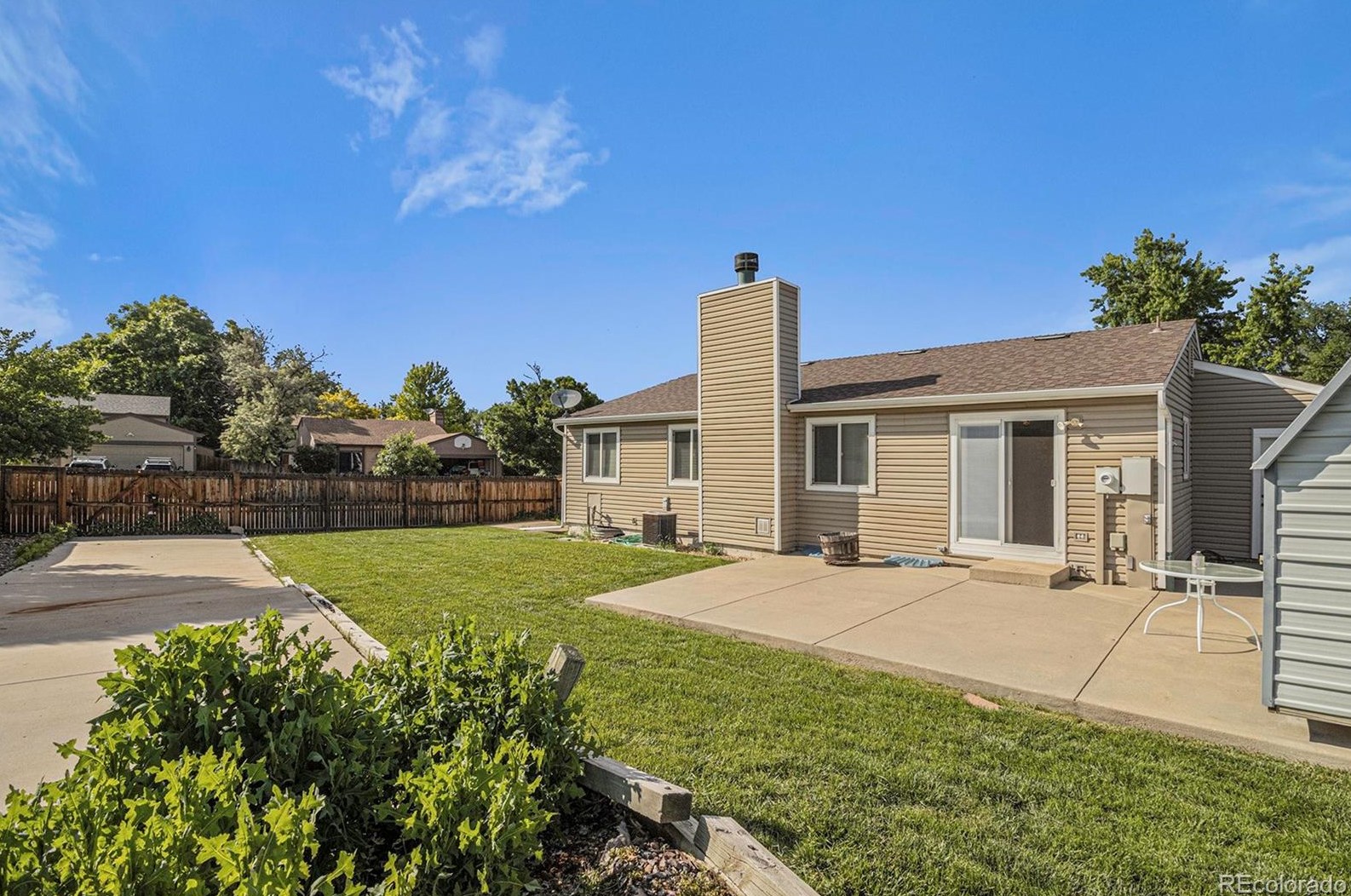 9280 Wagon Trl Dr, Littleton CO 80123-1982 exterior