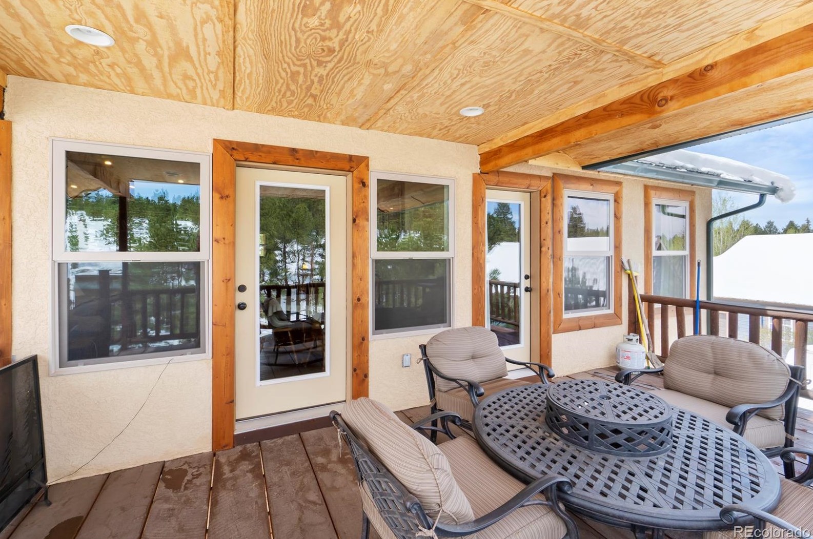 2866 Sunnywood Ave, Woodland Park CO 80863-9498 exterior