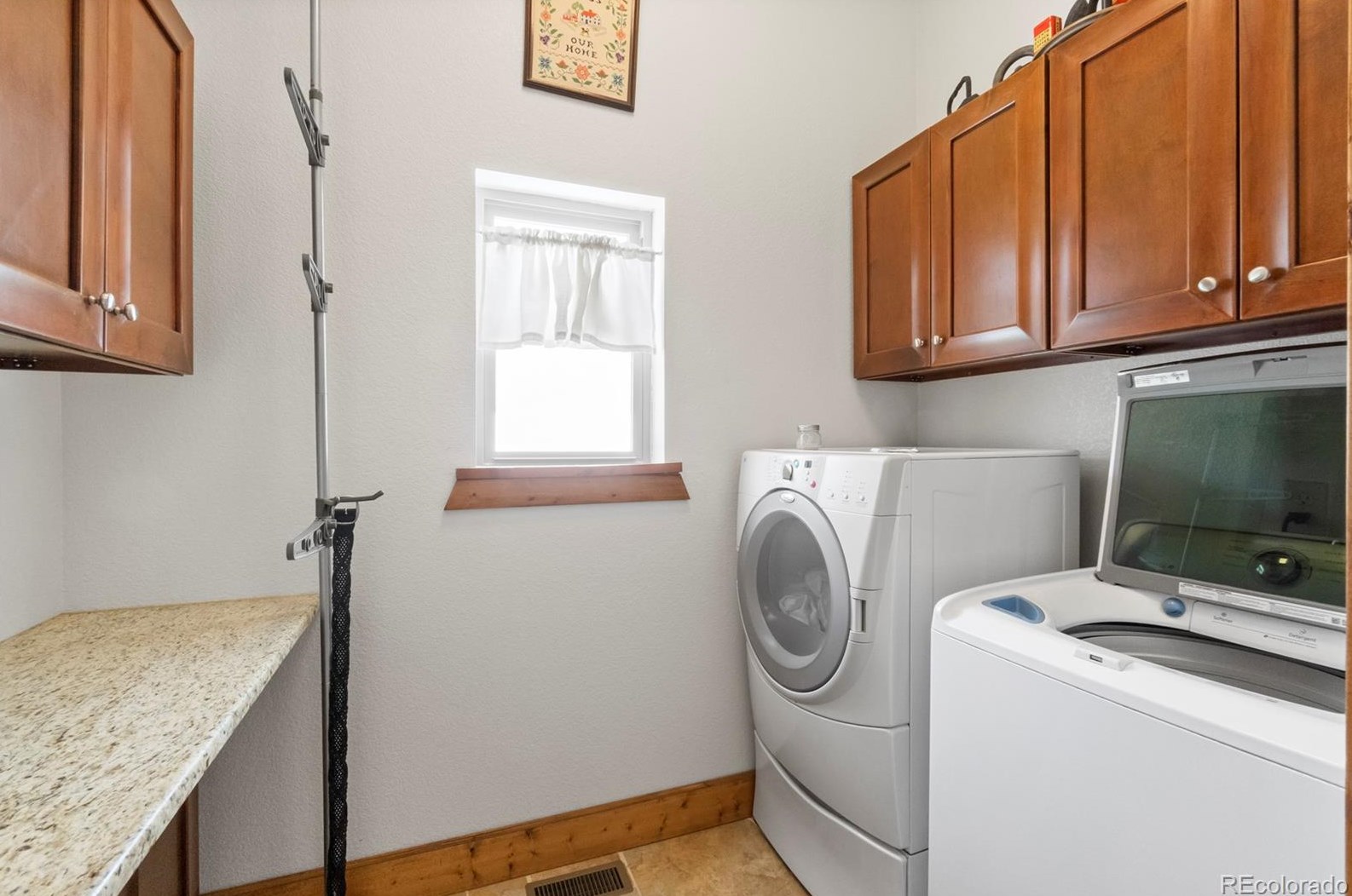 2866 Sunnywood Ave, Woodland Park CO 80863-9498 exterior