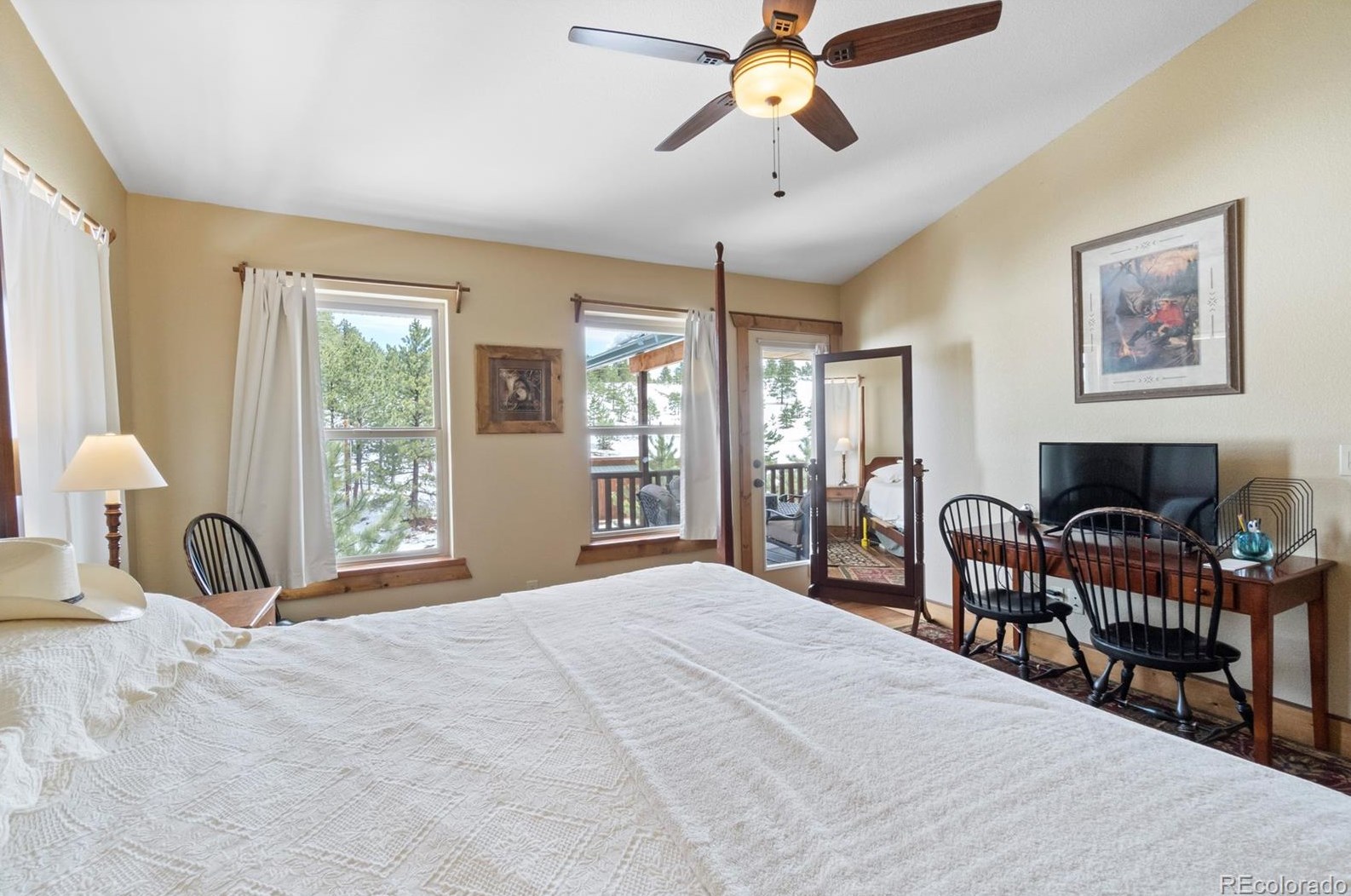 2866 Sunnywood Ave, Woodland Park CO 80863-9498 exterior