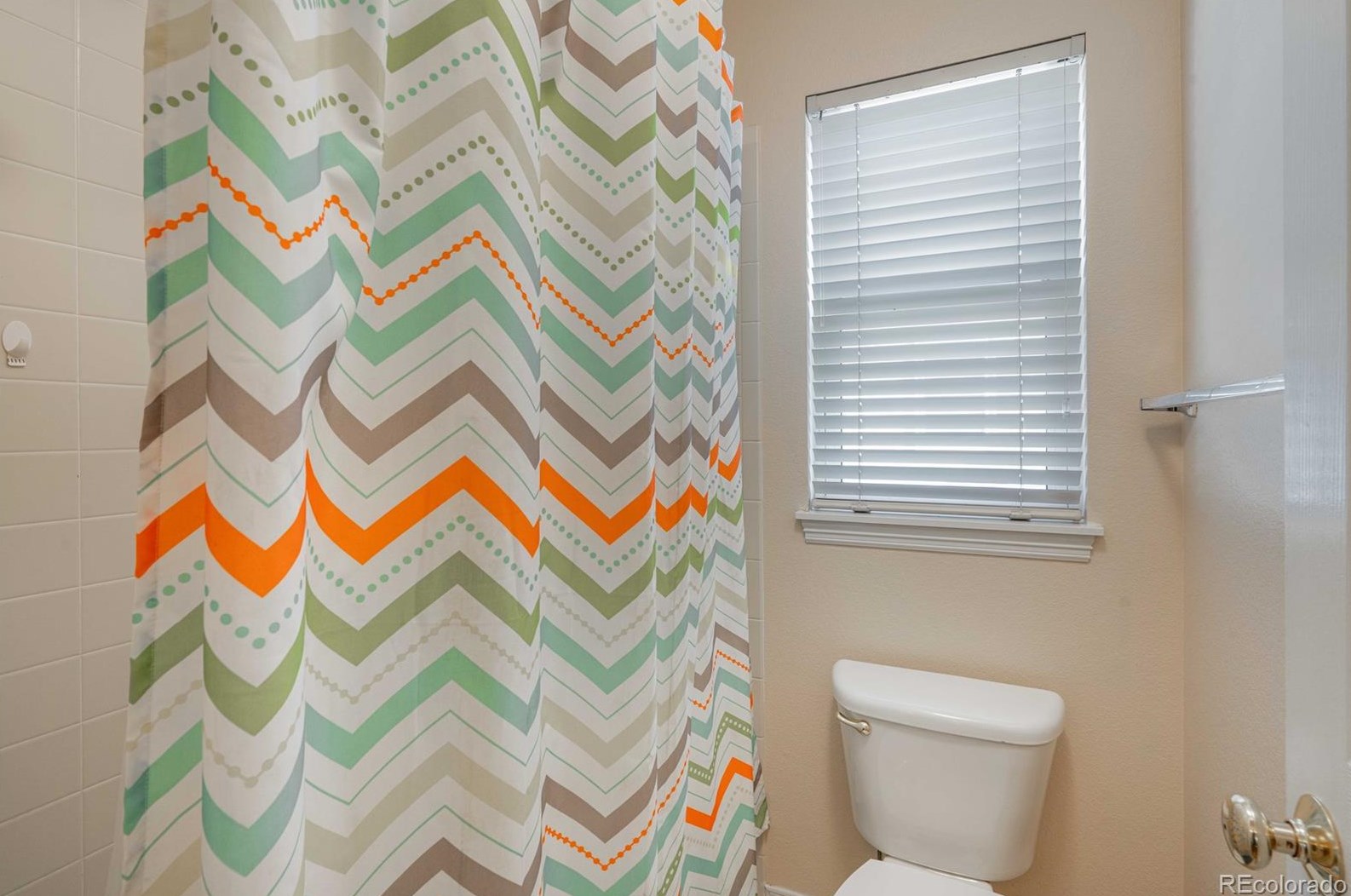 15454 Powers Dr, Aurora CO 80015-4239 exterior