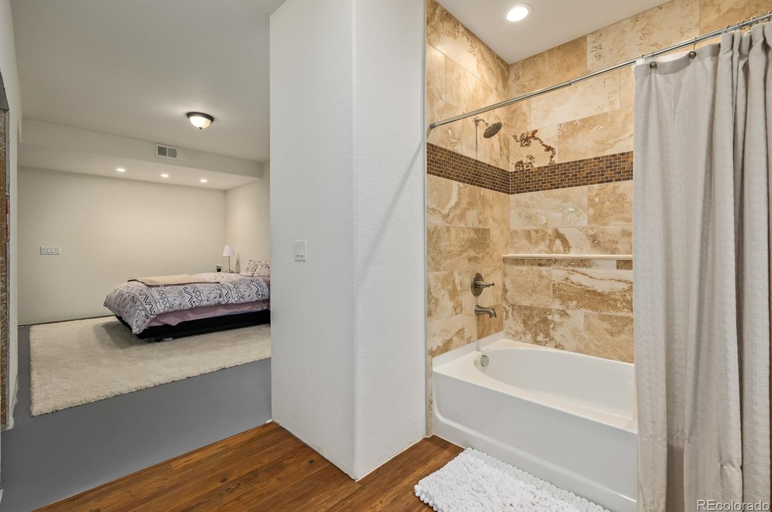 15754 73rd Ave, Arvada CO  80007-6992 exterior