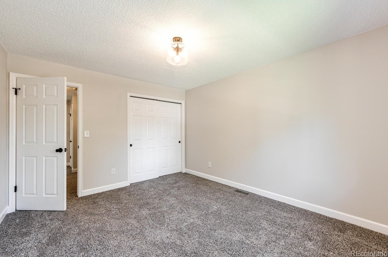 6627 Yukon Way, Littleton CO  80123-3071 exterior