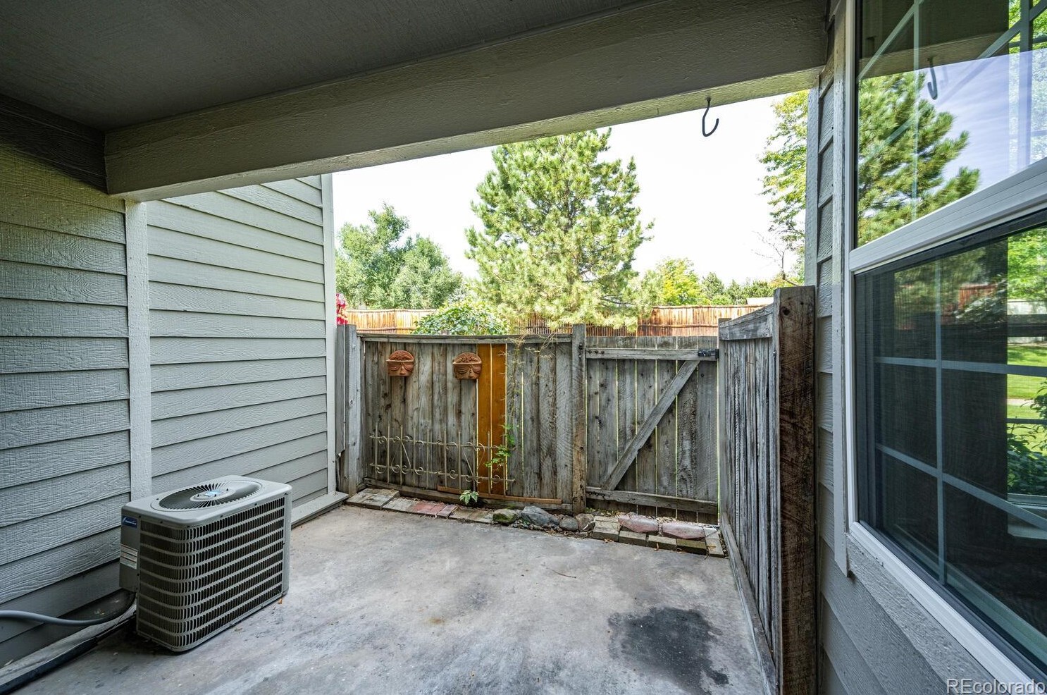 6627 Yukon Way, Littleton CO  80123-3071 exterior