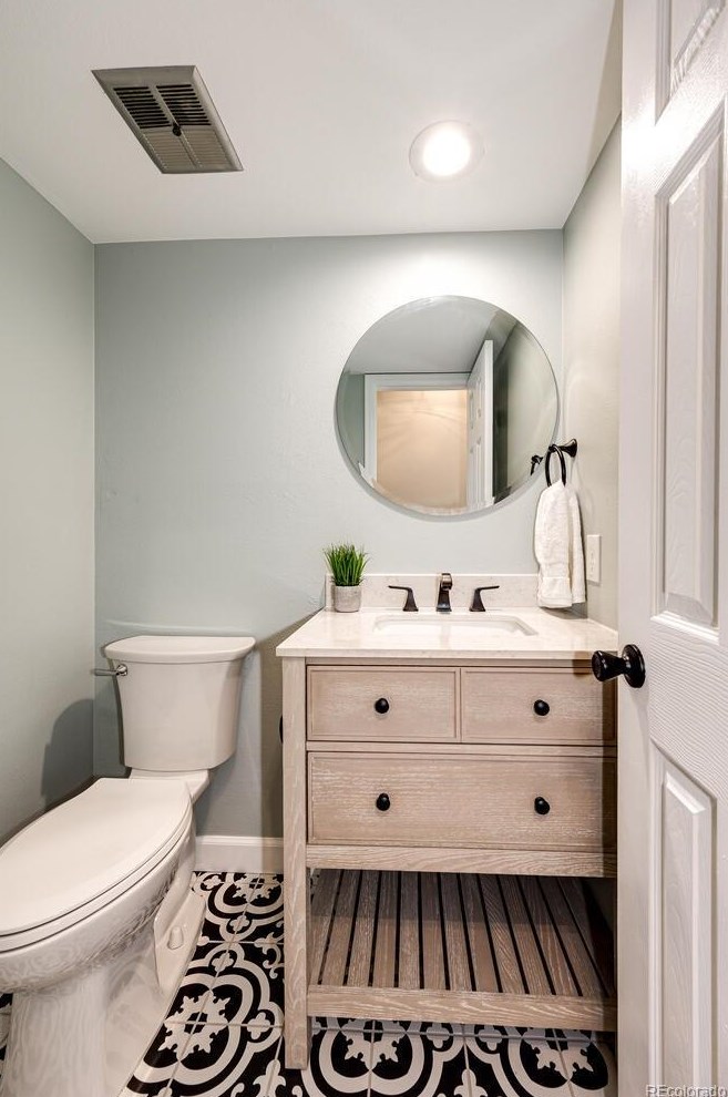 6627 Yukon Way, Littleton CO  80123-3071 exterior