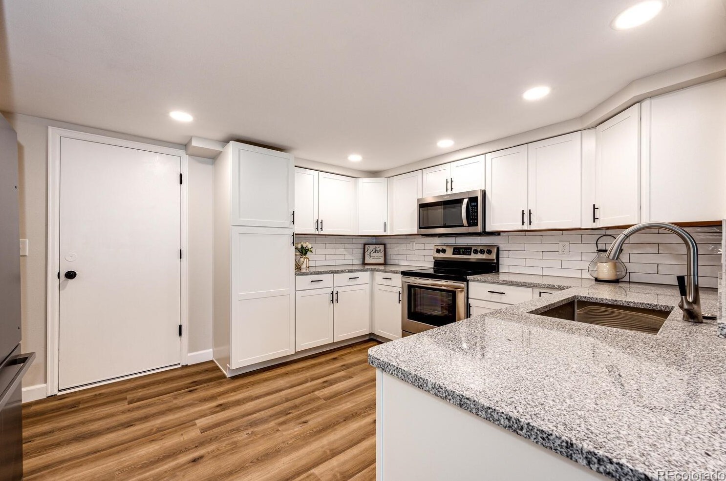 6627 Yukon Way, Littleton CO  80123-3071 exterior