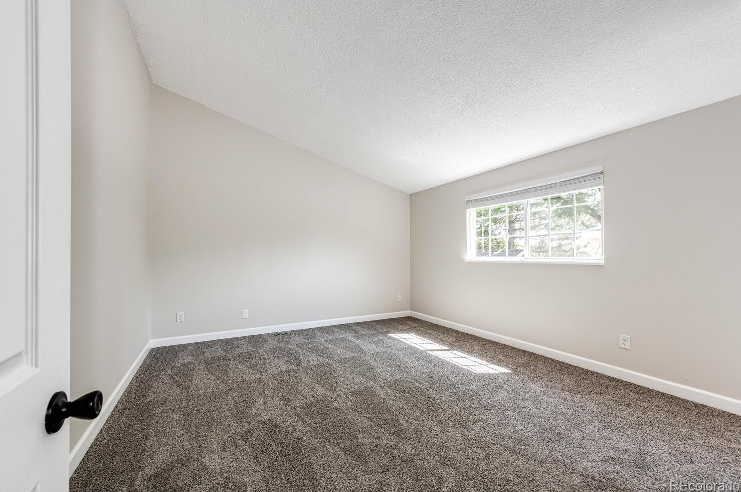 6627 Yukon Way, Littleton CO  80123-3071 exterior