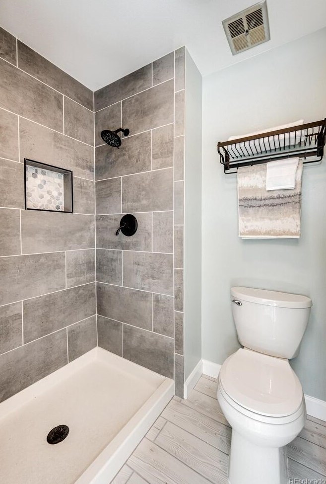 6627 Yukon Way, Littleton CO  80123-3071 exterior