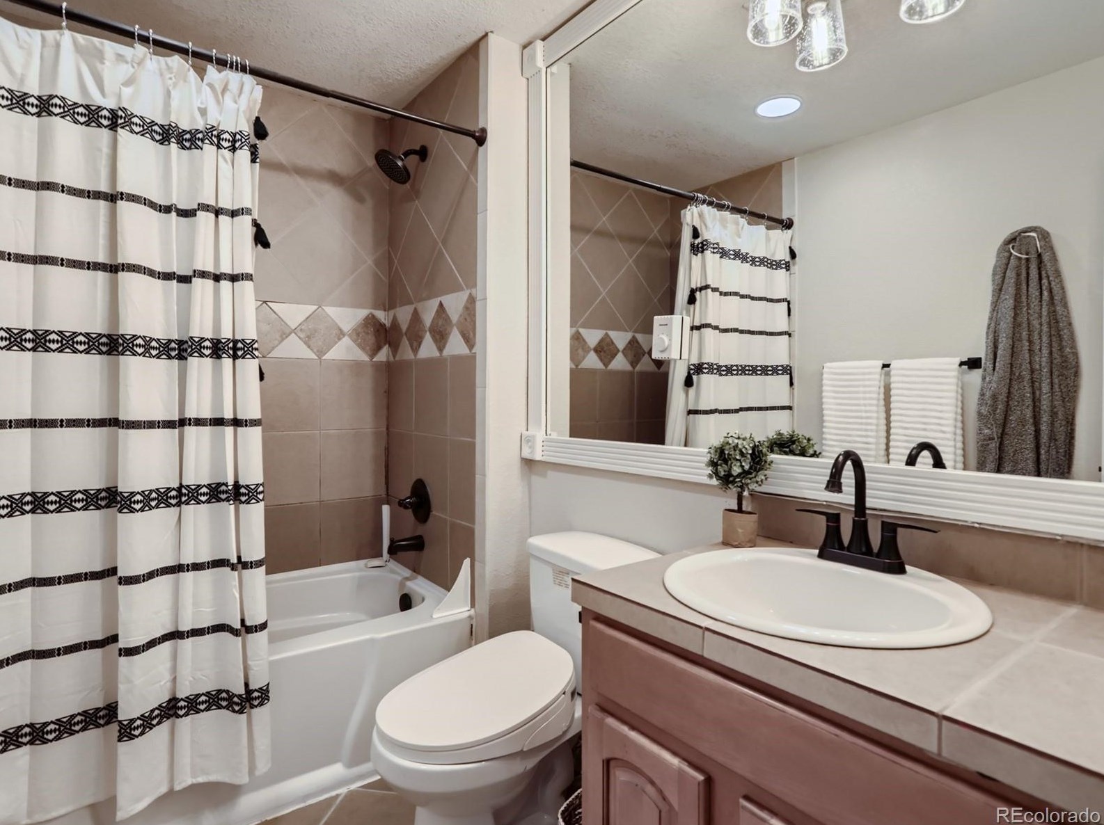 7267 Johnson St, Littleton CO 80127-3958 exterior