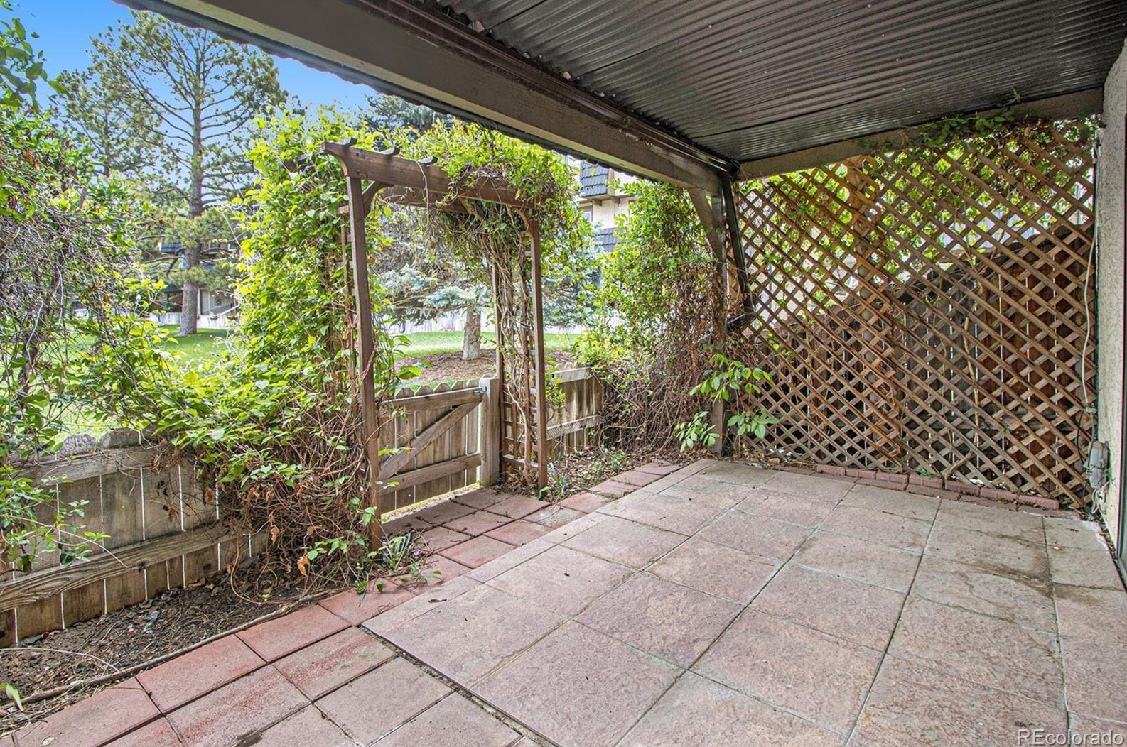 6932 Broadway, Littleton CO 80122-3608 exterior