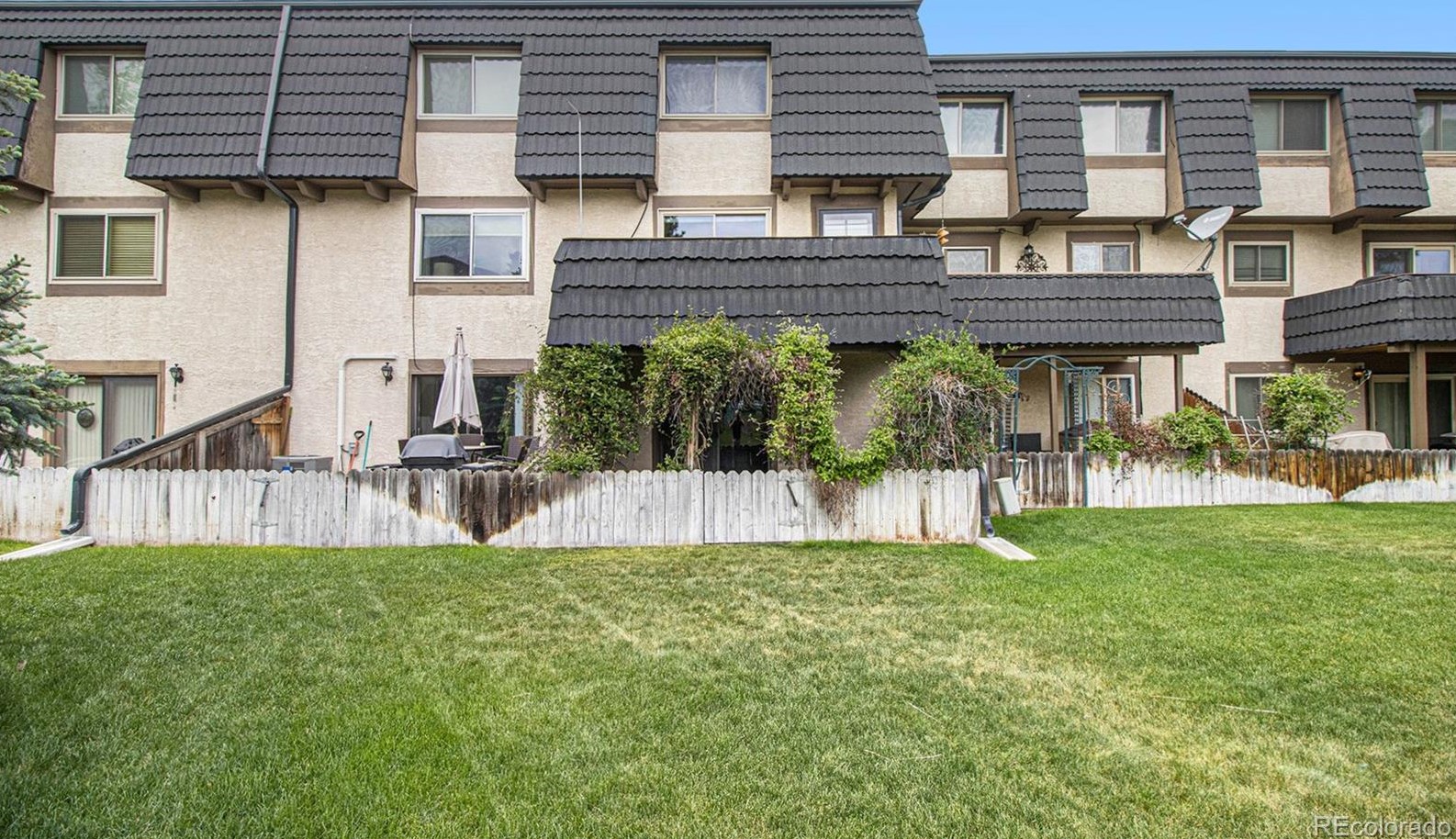 6932 Broadway, Littleton CO 80122-3608 exterior