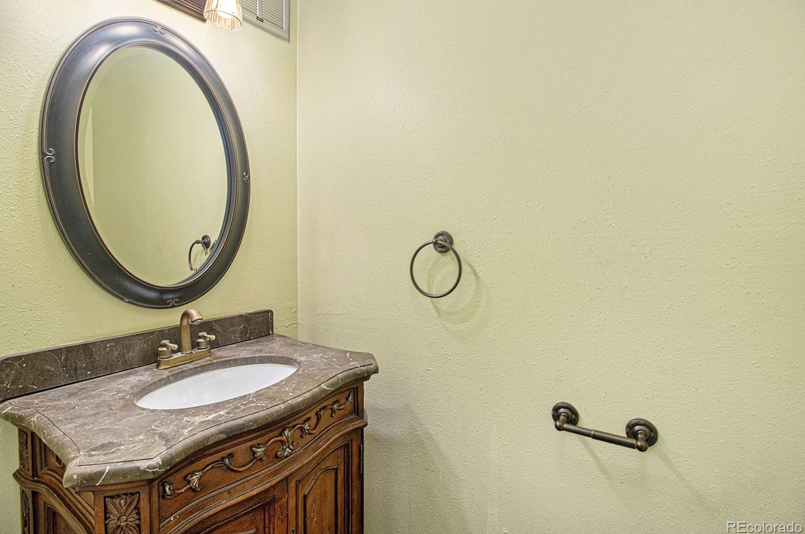 6932 Broadway, Littleton CO 80122-3608 exterior