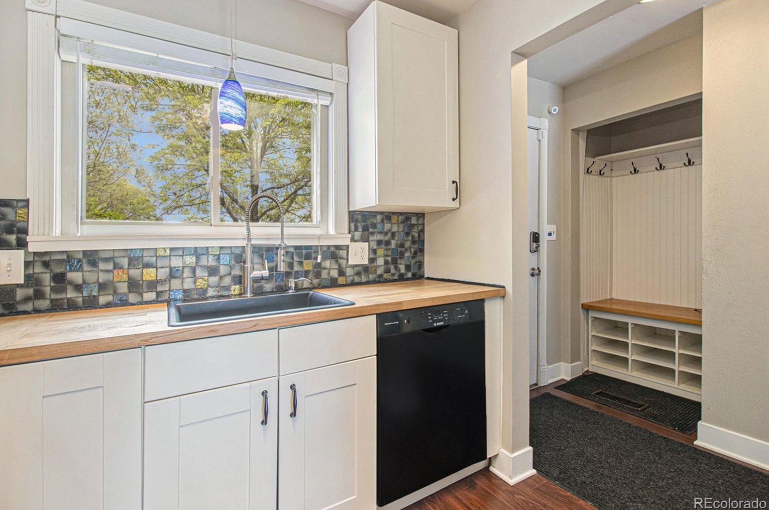 6932 Broadway, Littleton CO 80122-3608 exterior