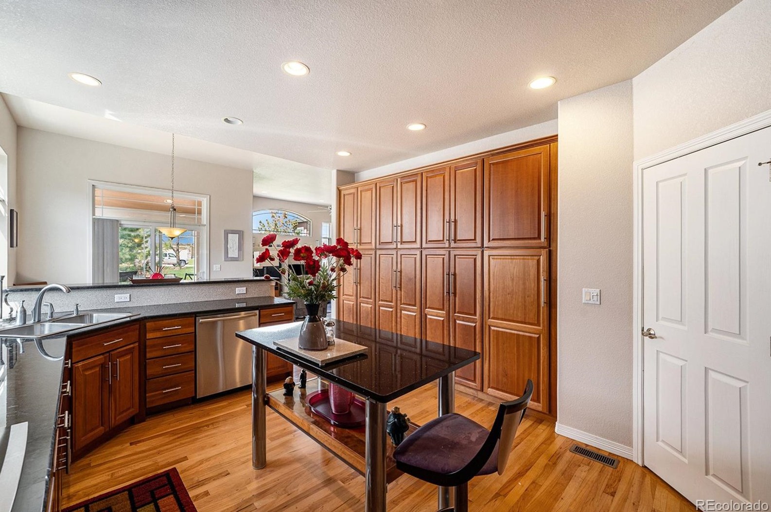 6526 Umber Cir, Arvada CO  80007-6822 exterior