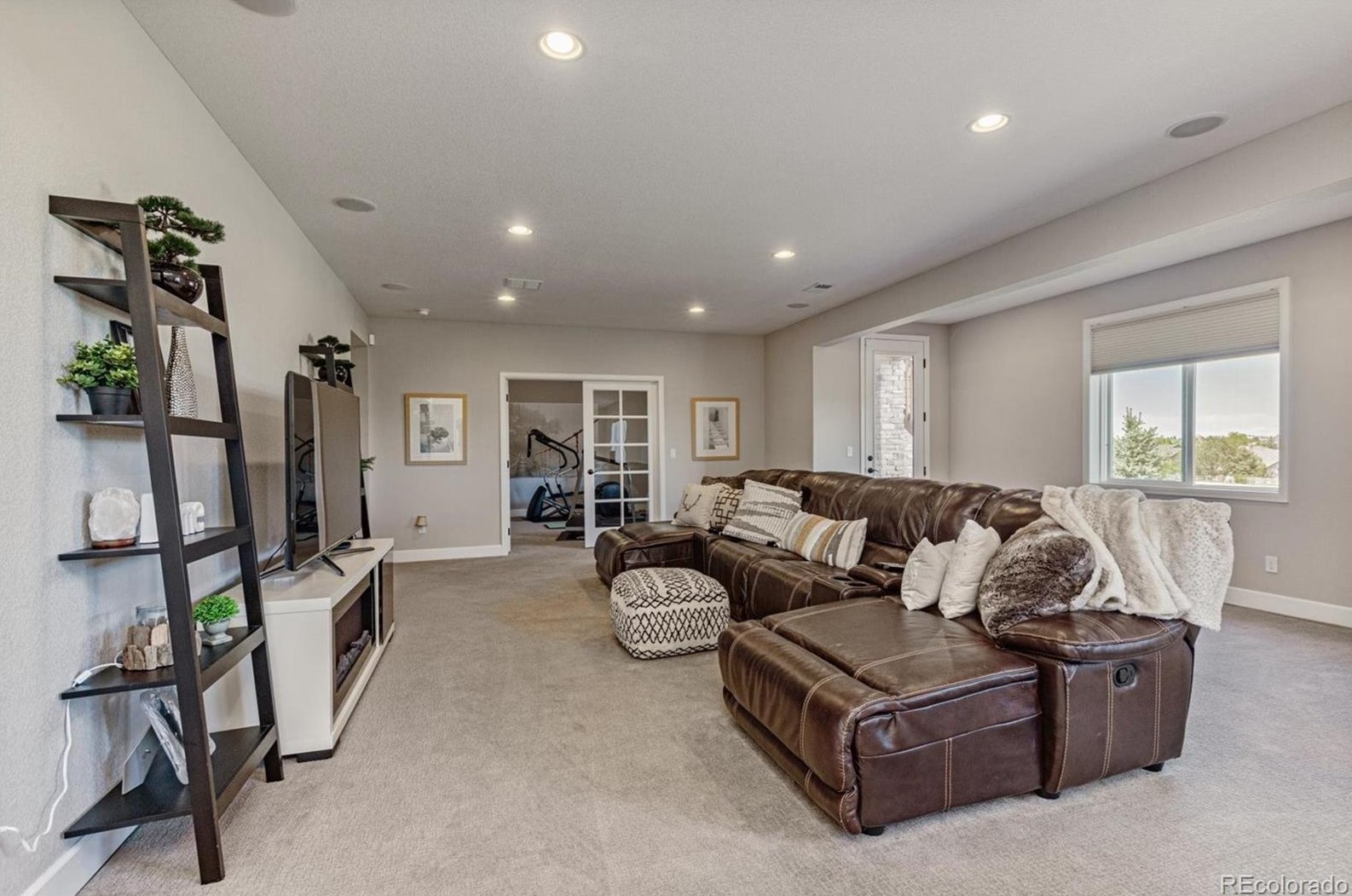 21925 Rowland Dr, Aurora CO exterior