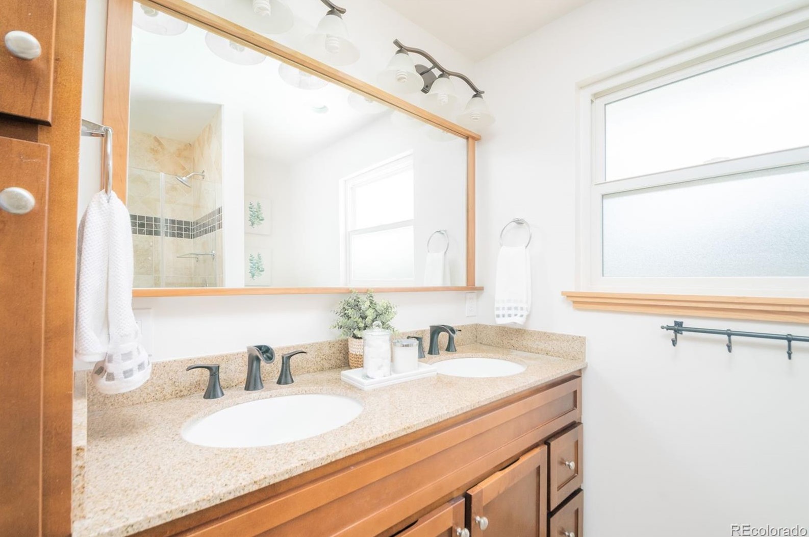 1557 Geddes Ave, Littleton CO 80122-1132 exterior