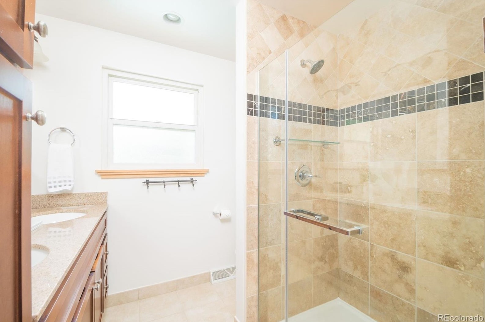 1557 Geddes Ave, Littleton CO 80122-1132 exterior