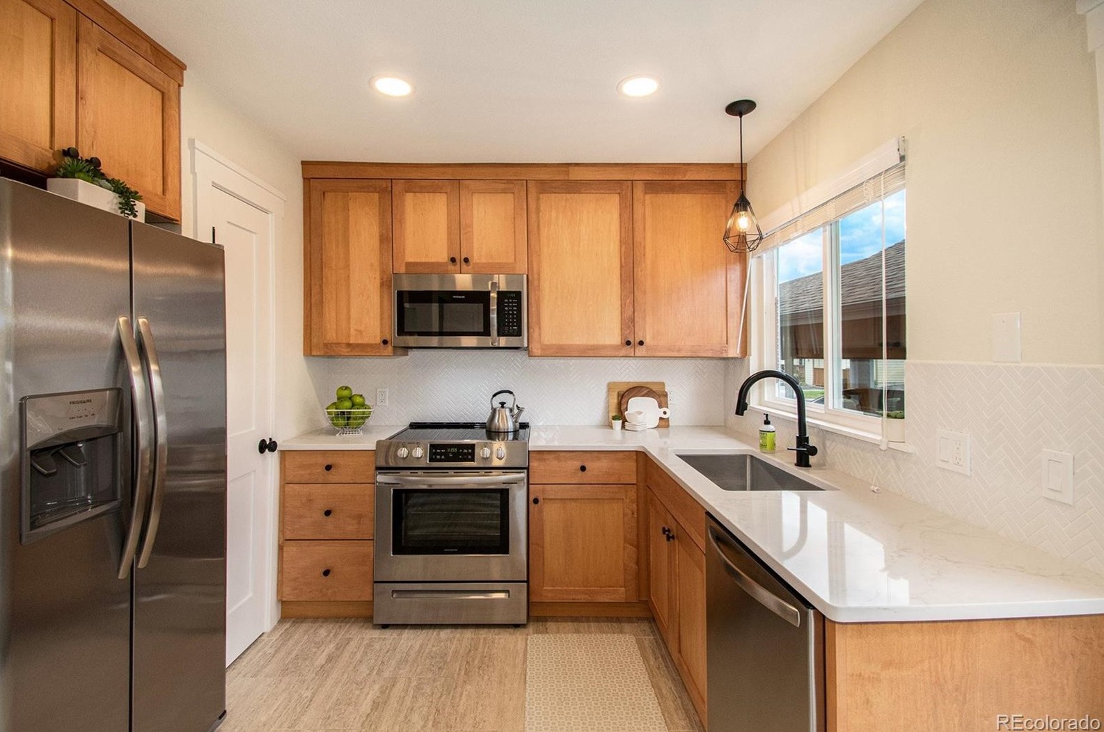 938 Summer Dr, Littleton CO  80126-4801 exterior