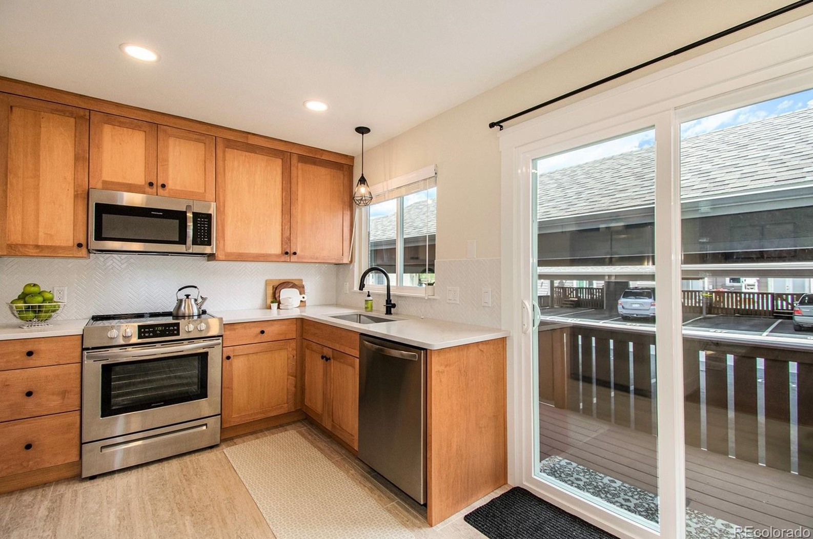 938 Summer Dr, Littleton CO  80126-4801 exterior