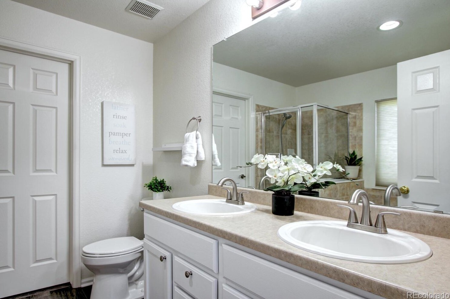 10557 Jaguar Dr, Littleton CO  80124-5200 exterior