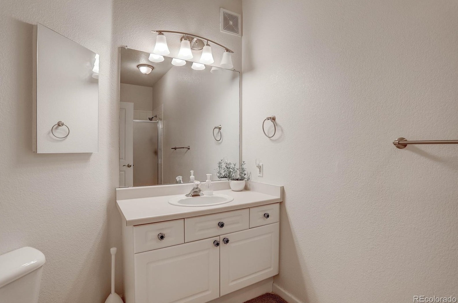 9622 Coco Cir, Littleton CO  80128-9241 exterior