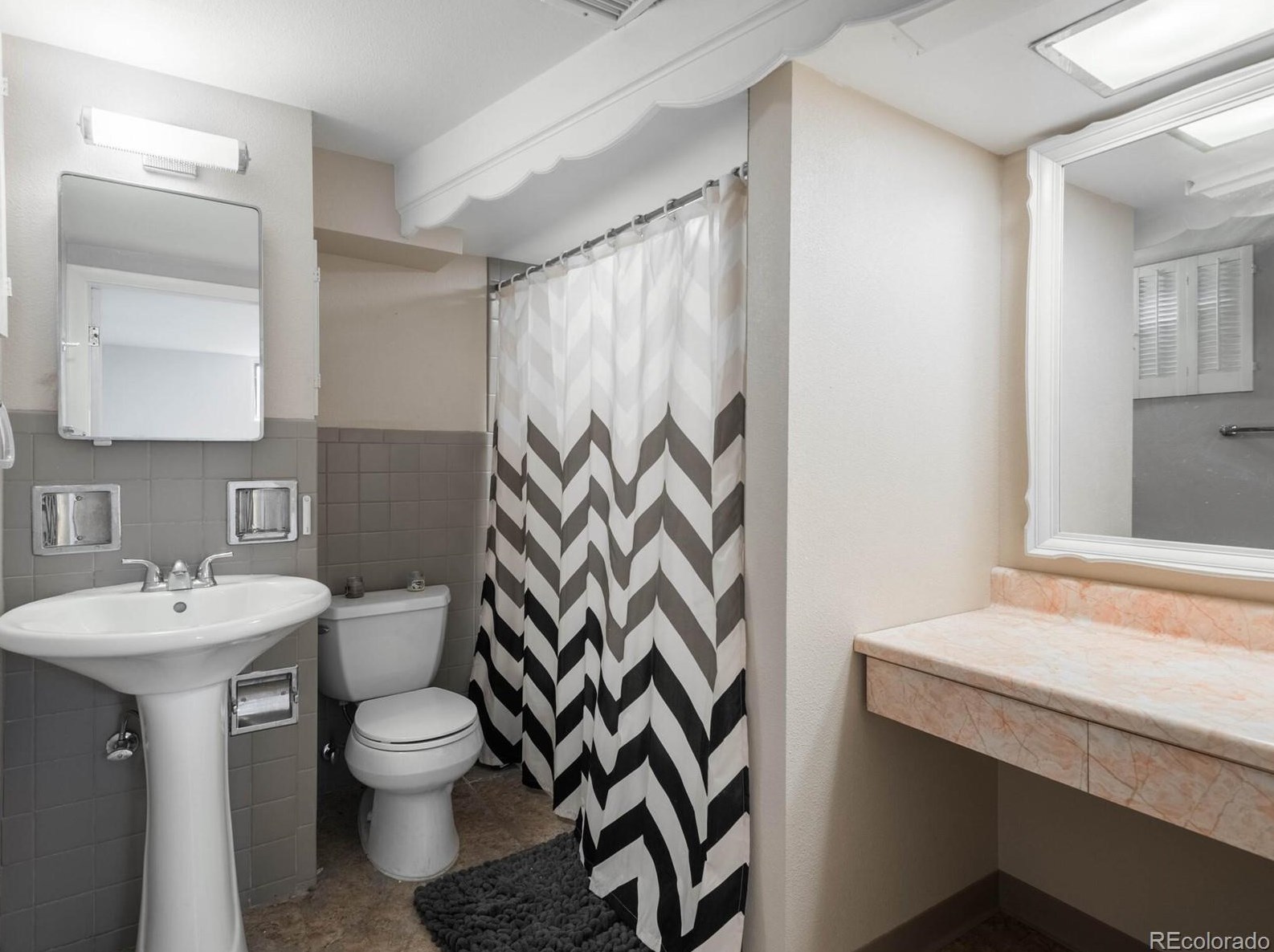 6592 Pearl St, Littleton CO  80121-2342 exterior