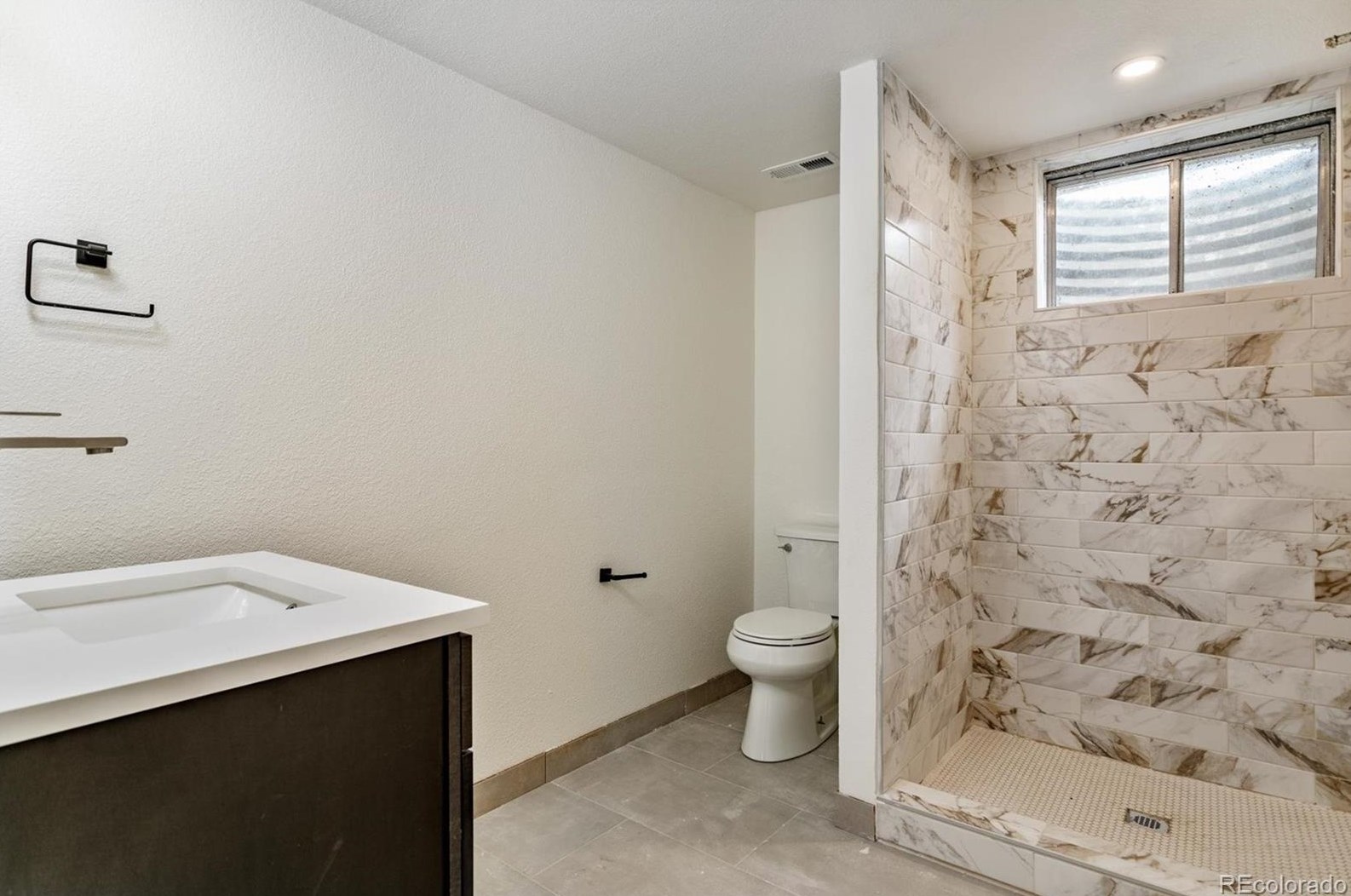 6719 Roxbury Dr, Littleton CO 80128-4599 exterior