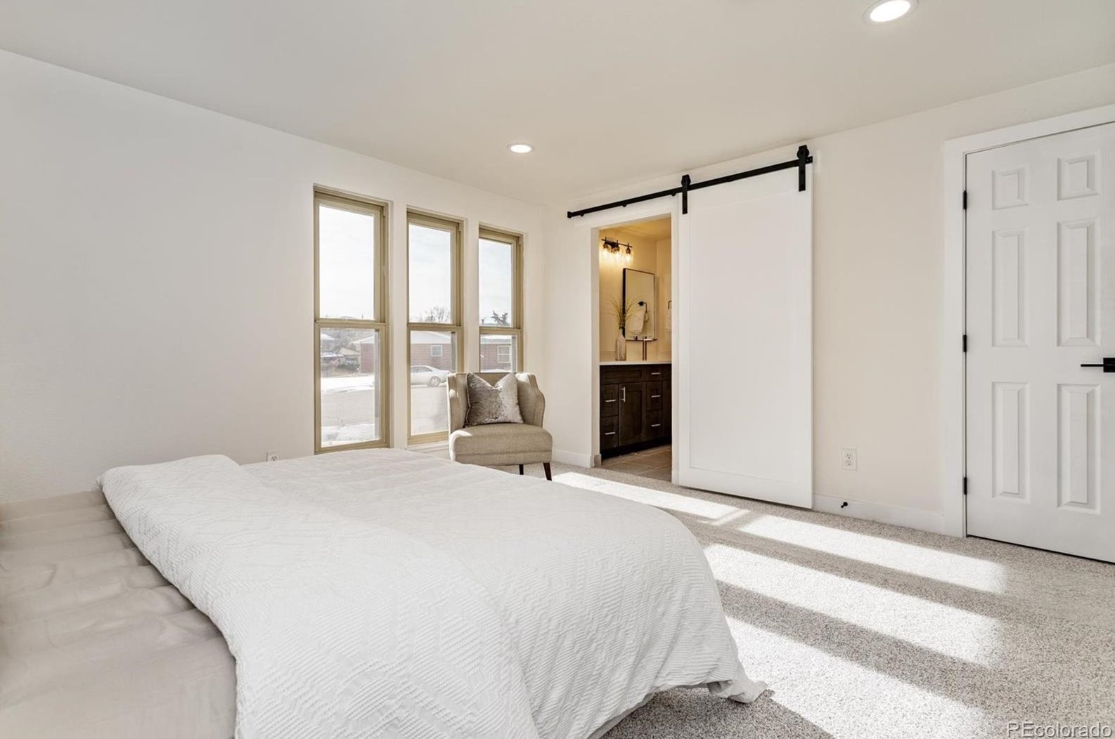 6719 Roxbury Dr, Littleton CO 80128-4599 exterior