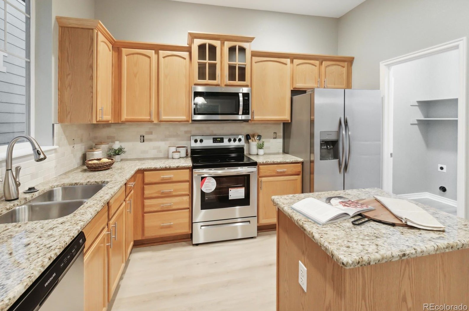 3142 Spearwood Dr, Littleton CO  80126-7561 exterior