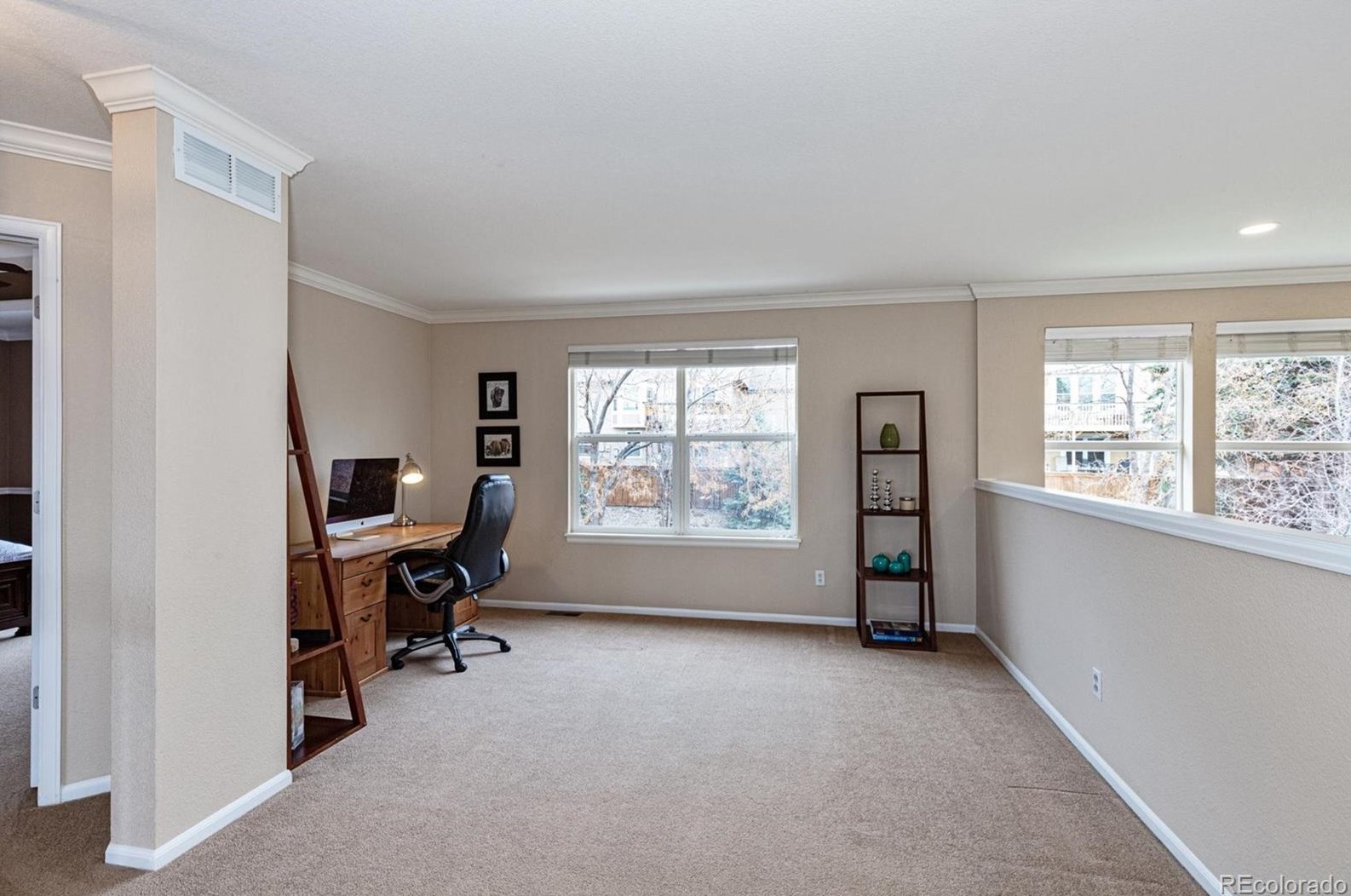 9859 Silver Maple Rd, Littleton CO 80129-5438 exterior