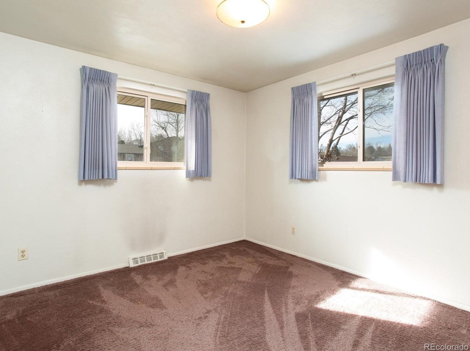 5220 Meade St, Littleton CO 80123-1744 exterior