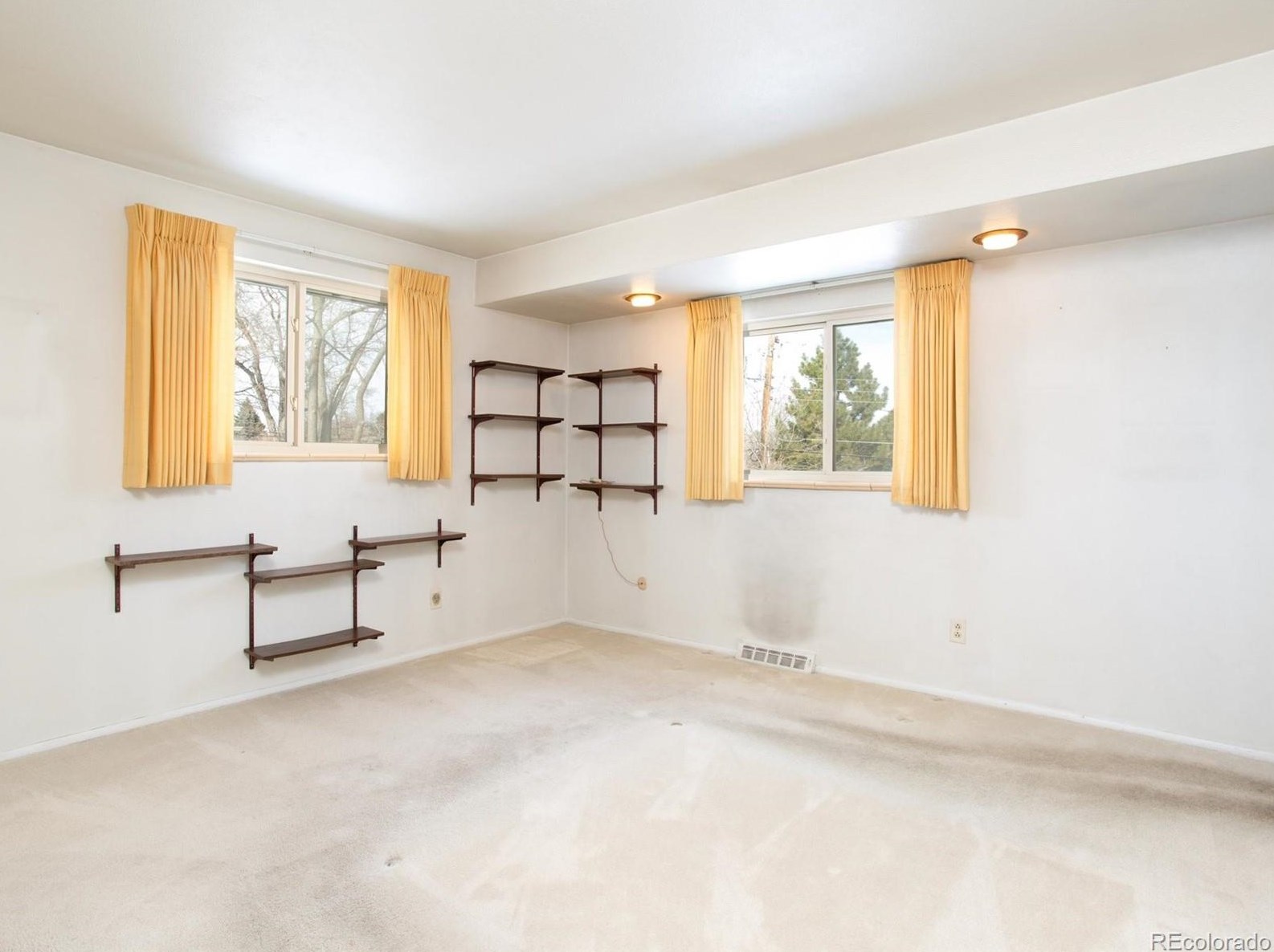 5220 Meade St, Littleton CO 80123-1744 exterior