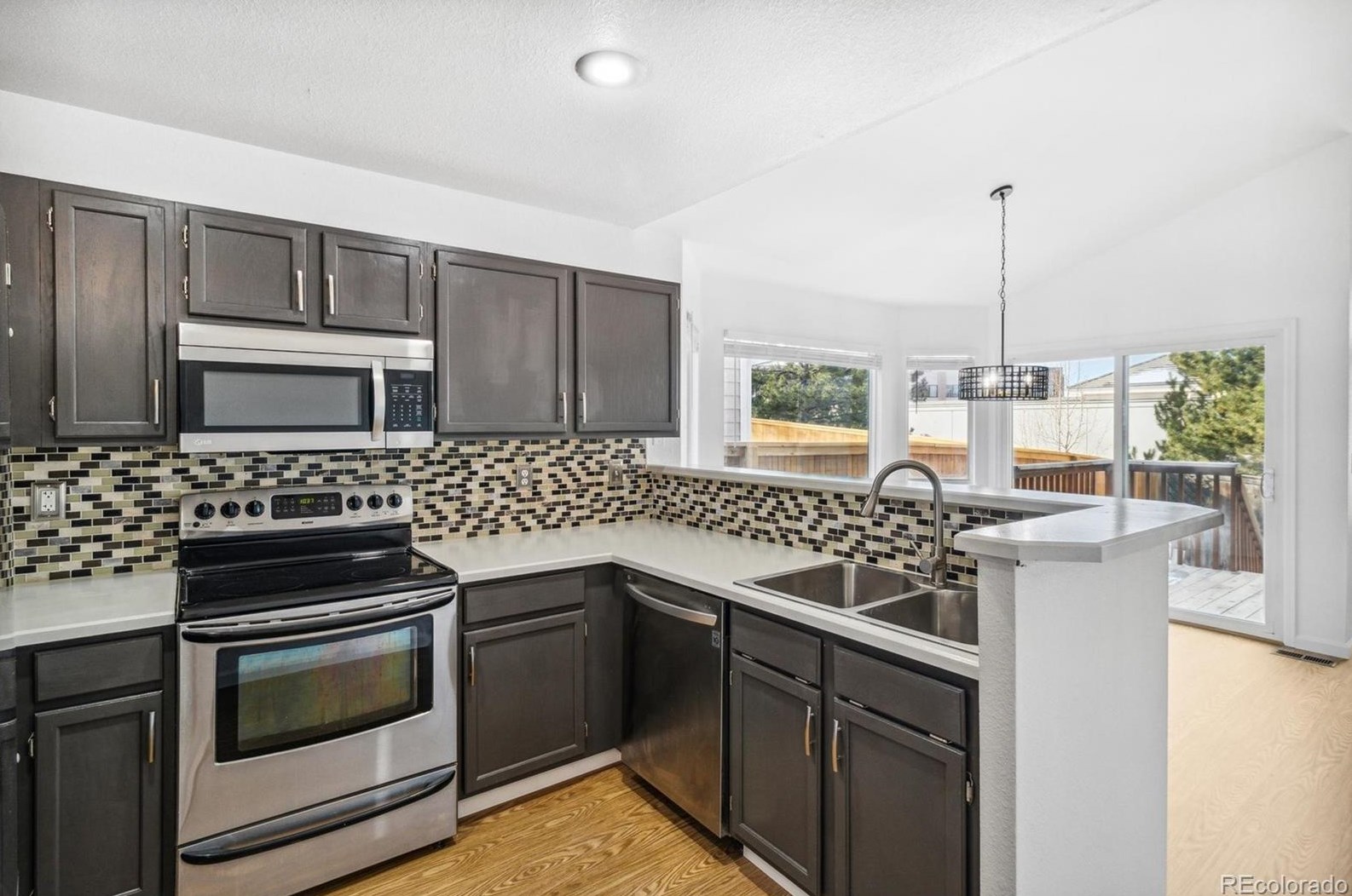 9569 Brentford Dr, Littleton CO 80130-3785 exterior